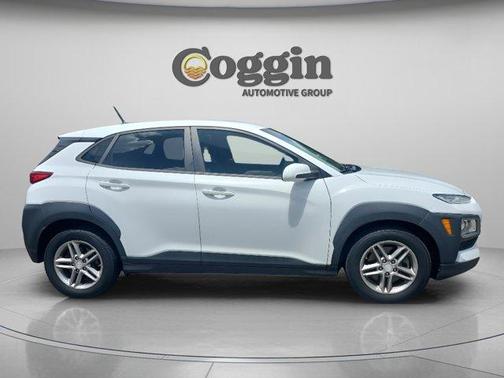 Chalk White 2018 Hyundai KONA SE