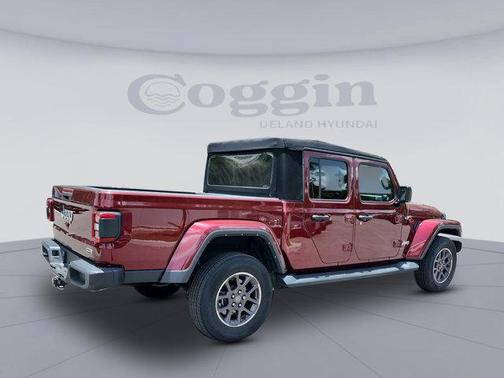 2022 Jeep Gladiator Overland