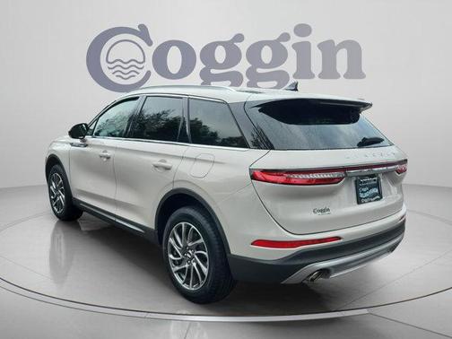 Pearl Metallic 2022 Lincoln Corsair Standard