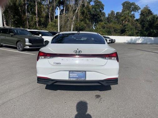 2022 Hyundai ELANTRA SEL