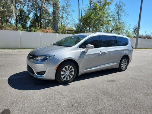 2019 Chrysler Pacifica Touring-L