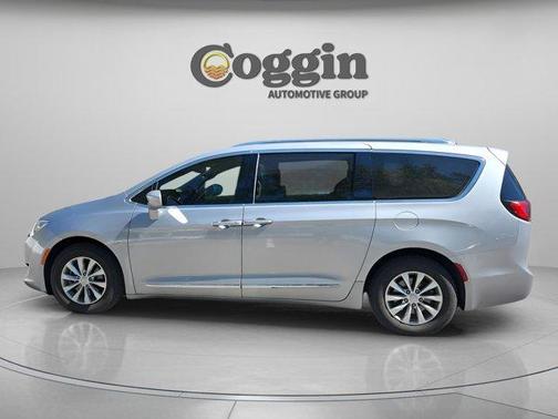 2019 Chrysler Pacifica Touring-L