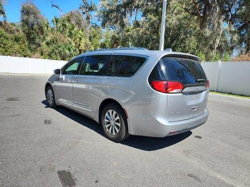2019 Chrysler Pacifica Touring-L