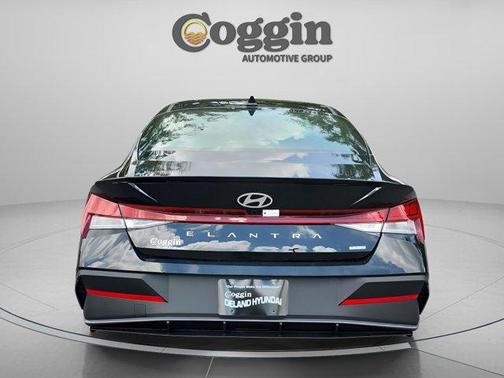 2025 Hyundai ELANTRA HEV SEL Sport