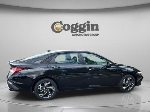 2025 Hyundai ELANTRA HEV SEL Sport