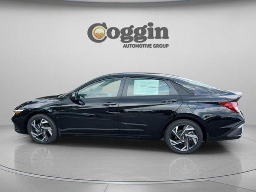 2025 Hyundai ELANTRA HEV SEL Sport