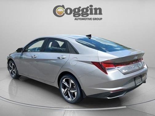 Metal 2023 Hyundai ELANTRA SEL