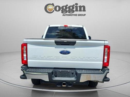 Oxford White 2026 Ford F-250 XLT