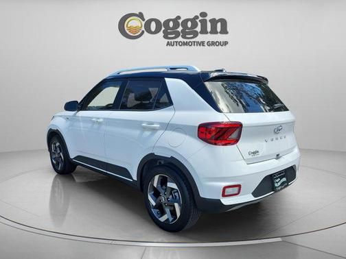 Lunar White 2026 Hyundai VENUE SEL