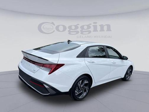 2025 Hyundai ELANTRA HEV SEL