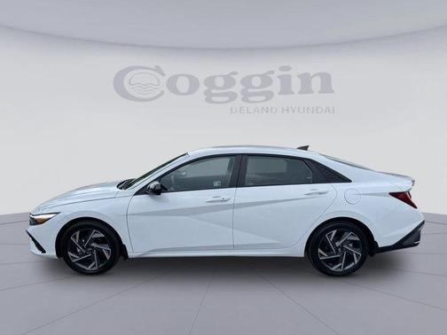 2025 Hyundai ELANTRA HEV SEL