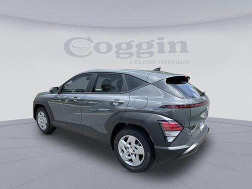 2025 Hyundai KONA SE