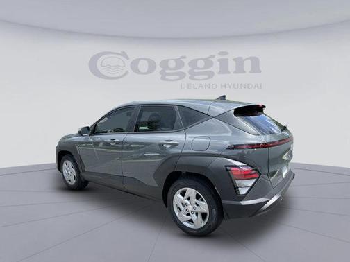 2025 Hyundai KONA SE