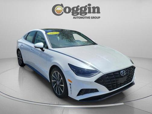 Quartz White 2022 Hyundai SONATA Limited