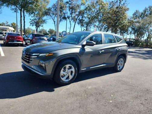 2022 Hyundai TUCSON SE