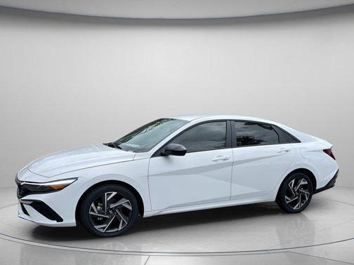 2025 Hyundai ELANTRA HEV SEL Sport