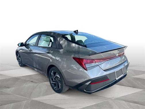 2025 Hyundai ELANTRA HEV SEL Sport