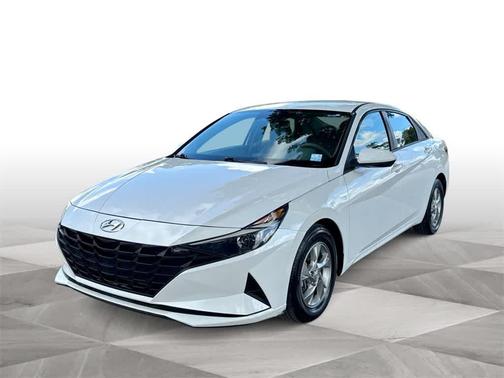 2022 Hyundai ELANTRA SE
