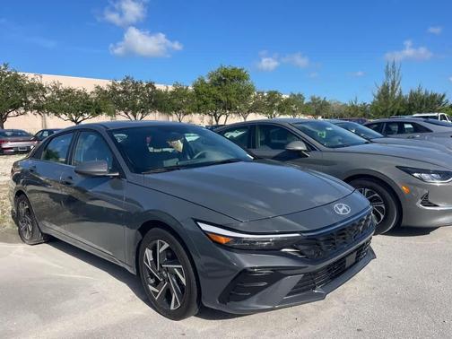 2024 Hyundai ELANTRA SEL