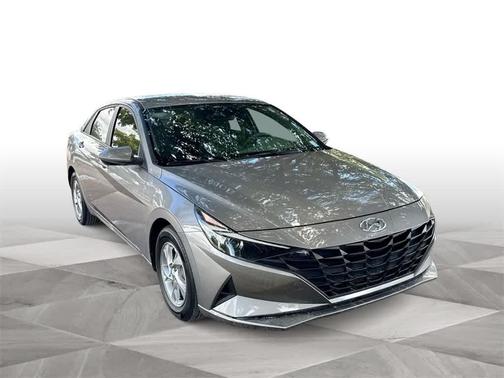 2023 Hyundai ELANTRA SE