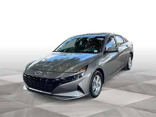 2023 Hyundai ELANTRA SE