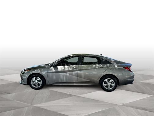 2023 Hyundai ELANTRA SE