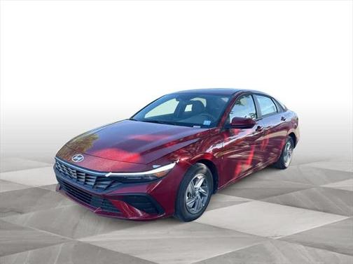 2025 Hyundai ELANTRA SE