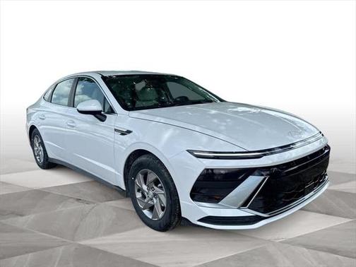 2025 Hyundai SONATA SE