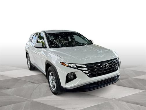 2024 Hyundai TUCSON SE