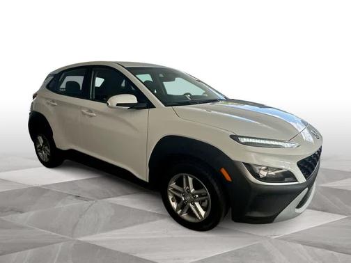 White 2023 Hyundai KONA SE