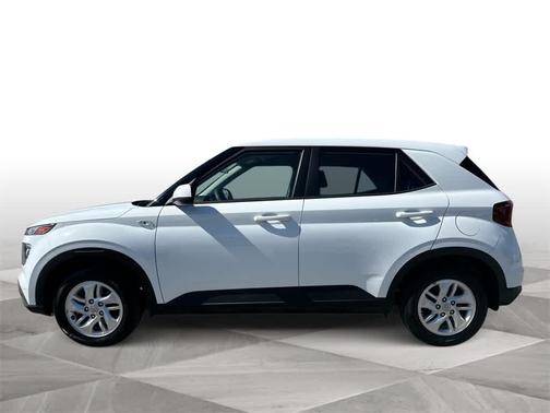 2022 Hyundai VENUE SE