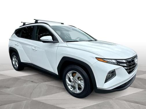 White 2023 Hyundai TUCSON SEL