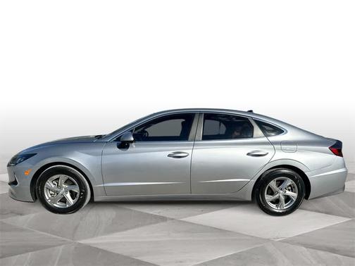 2022 Hyundai SONATA SE