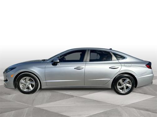 2022 Hyundai SONATA SE