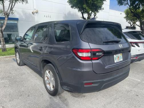 2023 Honda Pilot LX