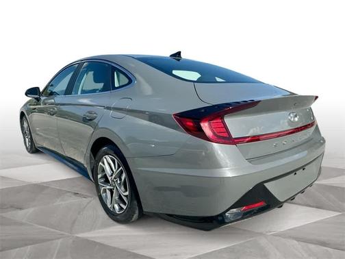 2022 Hyundai SONATA SEL