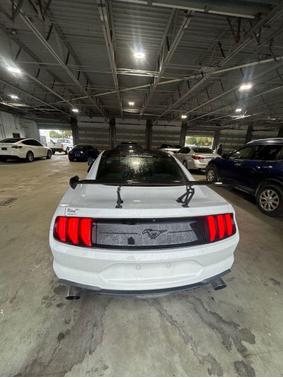 Oxford White 2022 Ford Mustang EcoBoost