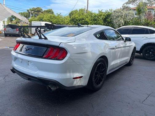 Oxford White 2022 Ford Mustang EcoBoost