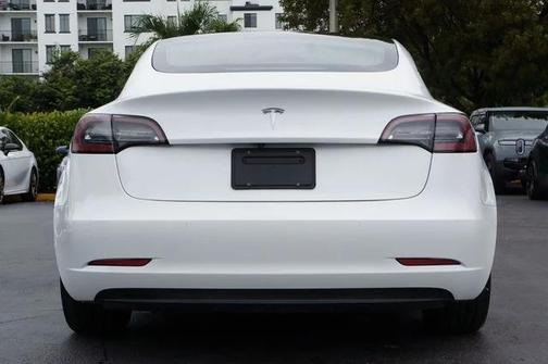 Pearl White Multi-Coat 2021 Tesla Model 3 Standard Range Plus