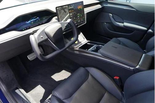 Deep Blue Metallic 2022 Tesla Model S Plaid