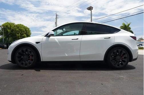 Pearl White Multi-Coat 2023 Tesla Model Y Performance Dual Motor All-Wheel Drive