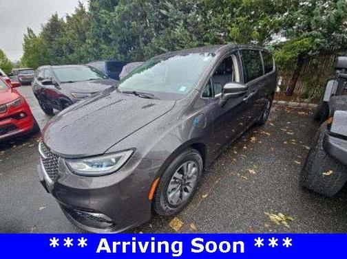 2022 Chrysler Pacifica Hybrid Touring L