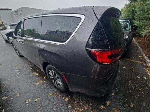 2022 Chrysler Pacifica Hybrid Touring L
