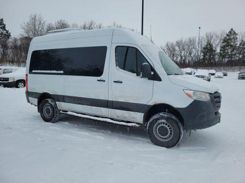 2025 Mercedes-Benz Sprinter 2500 Passenger 144 WB