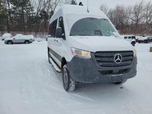 2025 Mercedes-Benz Sprinter 2500 Passenger 144 WB