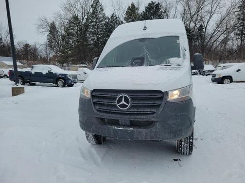 2025 Mercedes-Benz Sprinter 2500 Passenger 144 WB