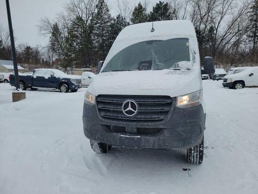 2025 Mercedes-Benz Sprinter 2500 Passenger 144 WB