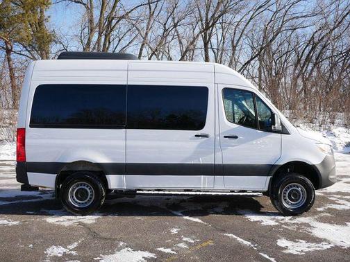 2025 Mercedes-Benz Sprinter 2500 Passenger 144 WB