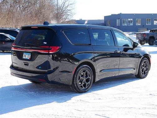 2022 Chrysler Pacifica Hybrid Limited