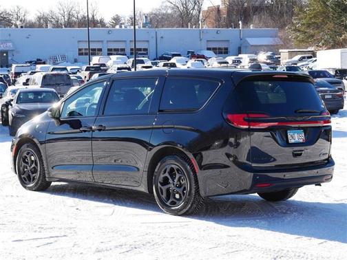2022 Chrysler Pacifica Hybrid Limited
